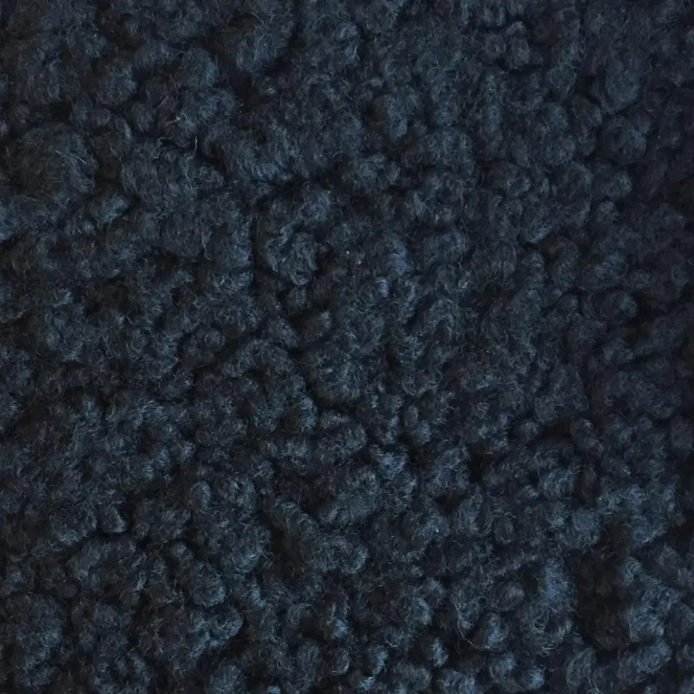 Air fåtölj & pall – fårskinn graphite/ ek