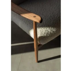 Aska loungefåtölj – tyg nimbus 006/ valnöt