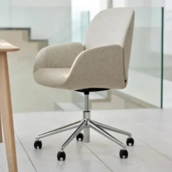 Bay kontorsstol – tyg clover light beige