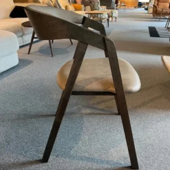 Elly karmstol – ek charcoal/ läder antigo taupe