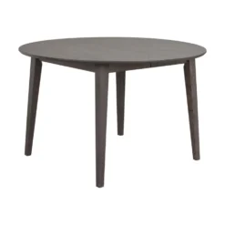 Filippa runt matbord brunbets
