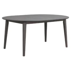 Filippa runt matbord brunbets