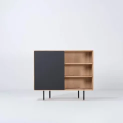 Fina skänk 118cm dörr – vitoljad ek/ svart linoleum