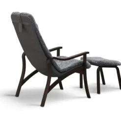 Gotland fåtölj inkl. fotpall – fårskinn charcoal grey silver/ rökt