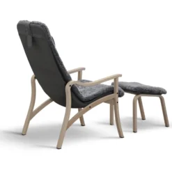 Gotland fåtölj inkl. fotpall – fårskinn charcoal grey silver/ vit