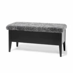 Klinte bänk 90 svartlack/ äkta fårskinn