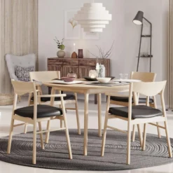Magrethe karmstol Nord runt matbord