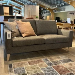 Nordic Plus 2,5-sits soffa – tyg dolomite driftwood