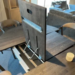 Orlando runt matbord Elly karmstol