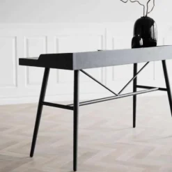 Springdale skrivbord svart