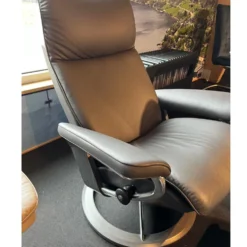 Stressless Aura fåtölj + pall rea