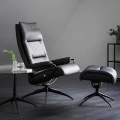 Stressless Tokyo fåtölj & pall – läder paloma svart