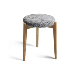 Vinz pall fårskinn ljusgrå