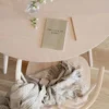 Yumi runt matbord vitpigmenterad